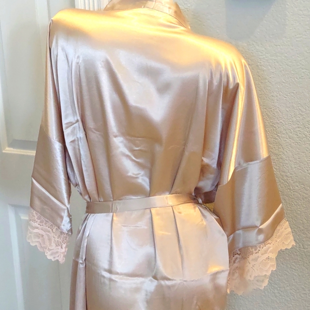 Babeyond Truly Timeless Robe - Picture 6 of 6